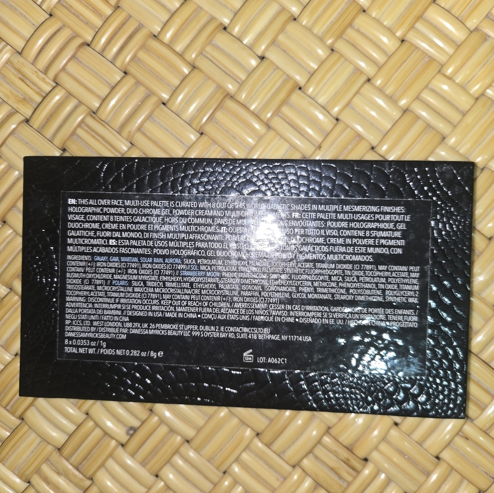 Eyeshadow Palette - Vibrant Danessa Myricks Lightwork Volume III Illuminating - Picture 7 of 7